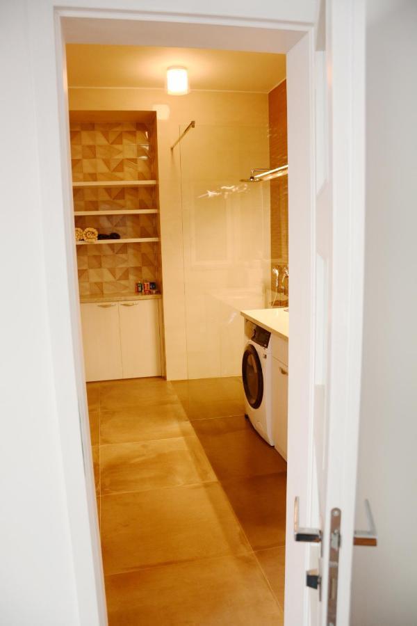 Premium Apartment Near Banska Bystrica Square With Two Big Bedrooms Exterior photo