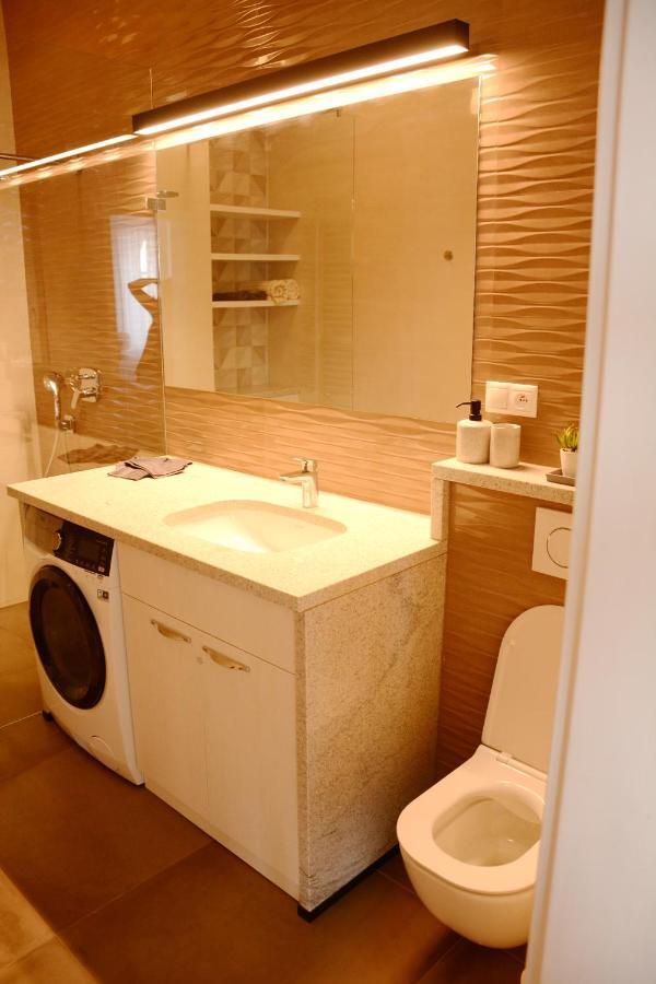 Premium Apartment Near Banska Bystrica Square With Two Big Bedrooms Exterior photo