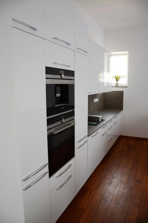 Premium Apartment Near Banska Bystrica Square With Two Big Bedrooms Exterior photo
